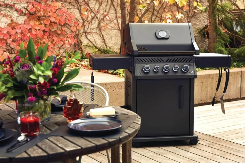 Napoleon Bbq RSE425RSIBNK1PHM Phantom Rogue SE 425 RSIB with Infrared Side and Rear Burners , Natural Gas, Satin Black