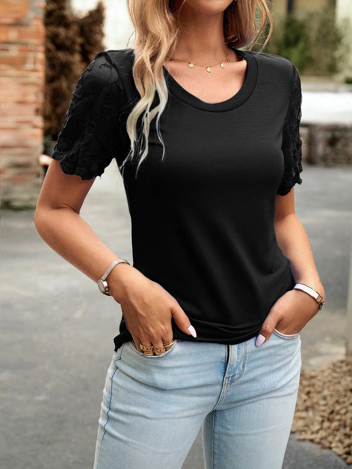 Women's Lace Detail Round Neck Short-Sleeved Shirt